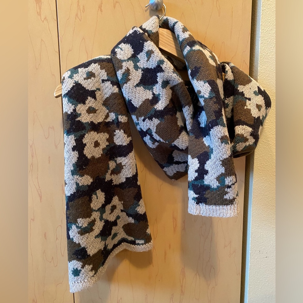 NWT floral camo scarf by Echo